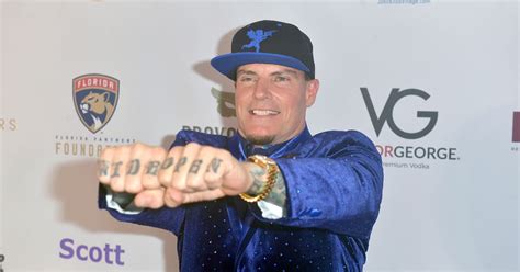 Vanilla Ice Headlines Donald Trumps New Years Eve Party At Mar A Lago