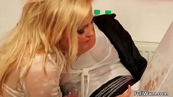 Blonde Plantureuse Aux Gros Seins XVIDEOS