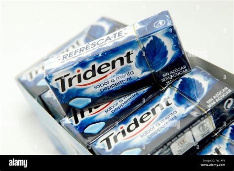 Trident gum hi-res stock photography and images - Alamy
