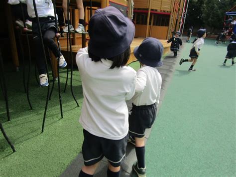 頼もしいお兄さん・お姉さん！ ｜ 新宿区 幼稚園 新宿区 学校法人伸びる会学園