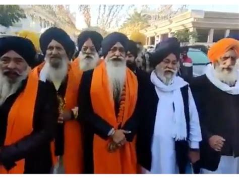 Indian Sikh Pilgrims Arrive In Pakistan To Celebrate Guru Nanaks Birth