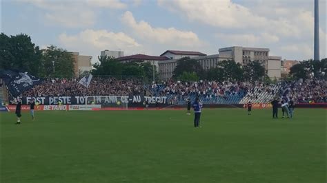 ULTRAS MOMENTUL TOBELOR TOT STADIONUL STRIGA O TE LUL Otelul