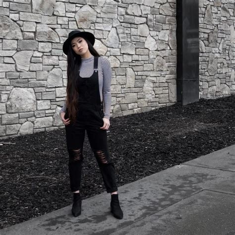 5 Rainy Day Outfits To Copy When You Just Cant Deal With The Gloom