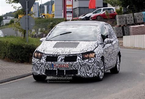 Spyshots: New Volkswagen Golf Plus - autoevolution