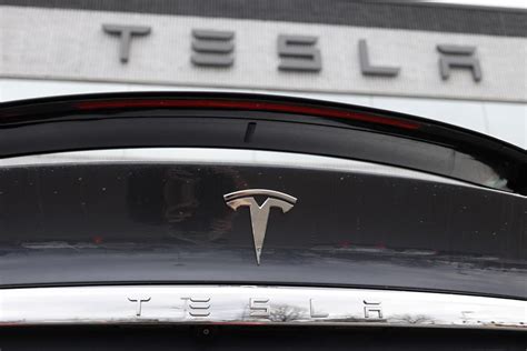 Tesla Rappel De Plus De Millions De V Hicules Pour R Parer Un