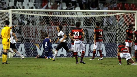 Flamengo leva três gols em 14 minutos e cede empate ao Olimpia