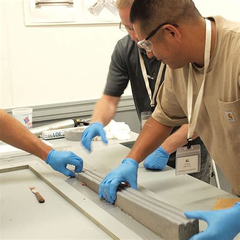 Fire Rated Expansion Joint Material · Floors And Decks · Dfr2 · Emseal