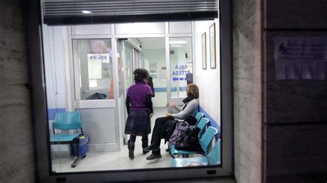 Insulti E Calci Ai Medici Del Pronto Soccorso Del SantAntonio Di