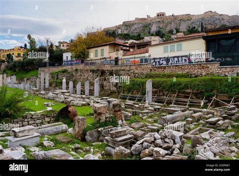 Atenas Tica Grecia Vista De Las Ruinas En El Sitio Arqueol Gico De