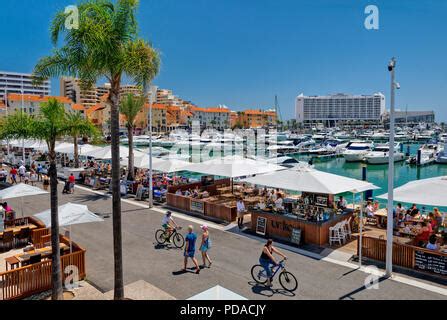 Portugal, the Algarve, Vilamoura marina restaurants at night Stock Photo - Alamy