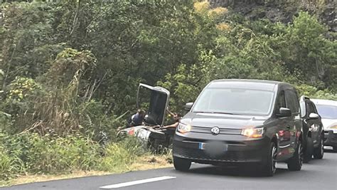 Accident De Voiture Sur La Route De Cilaos Une Femme Bless E Suite