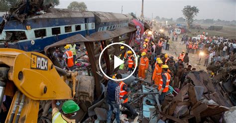 Train Wreck In India Kills Scores The New York Times