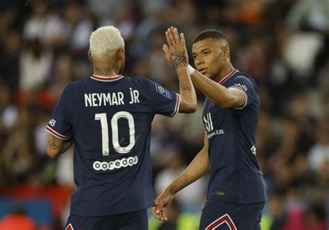 Hasil PSG Vs Metz Kylian Mbappe Menggila Les Parisiens Menang Besar 5 0