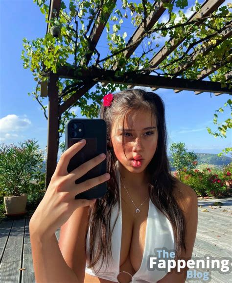 Hannah Zoezi Hannahdenisee Zoezi Hannah Nude Leaks OnlyFans Photo