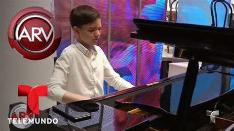 Niño prodigio de 14 años toca piano Al Rojo Vivo Telemundo YouTube