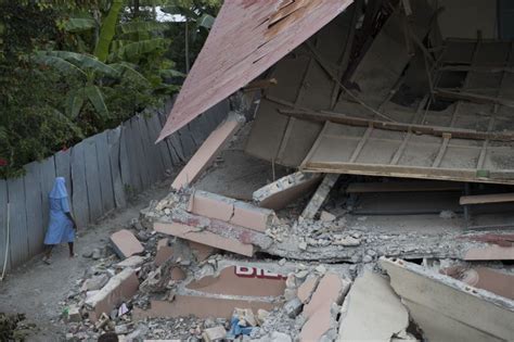 Haití conmemora este domingo diez años de devastador terremoto con ira