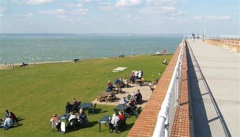 Fort Victoria Country Park Yarmouth Visit Isle Of Wight