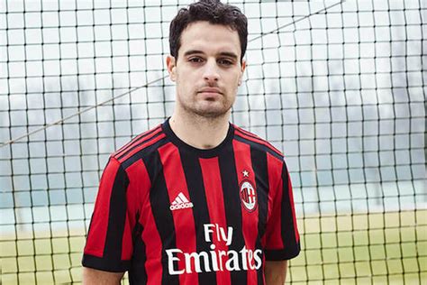 Milan Ac Voil Le Nouveau Maillot Domicile Des Lombards