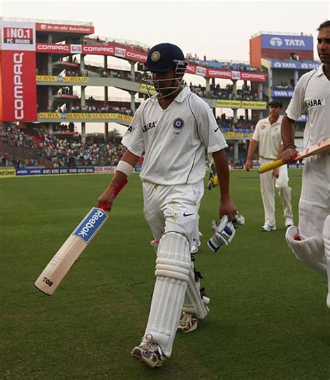 Gautam Gambhir and Simon Katich exchange words | ESPNcricinfo.com