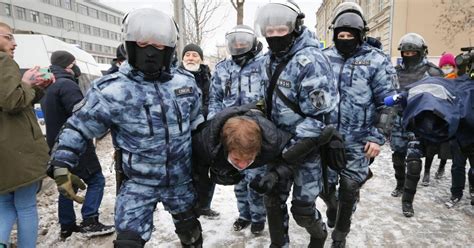 Russia Oltre Mila Fermi Durante Le Proteste Pro Navalny In Manette