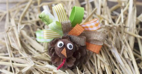 Holiday Pine Cone Kids Crafts Fun And Easy Diy Ideas