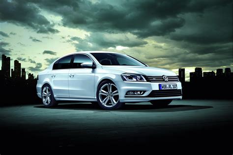 Volkswagen Passat R-Line introduced in Europe - Automotorblog