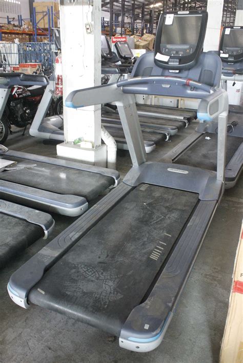 Precor Treadmill TRM 811/835/865/885 - Precor Treadmill TRM 811/835/865/885 | HMR Shop N' Bid