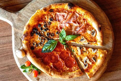 Pizza Quattro Formaggi Nach Original Italienischem Rezept