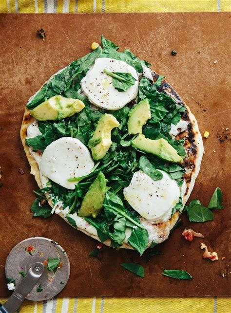 Recipe White Pizza With Avocado Spinach And Mozzarella Recipe