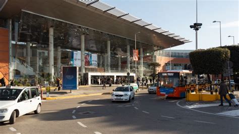 Taxi Abusivi Controlli A Tappeto Allaeroporto Di Capodichino