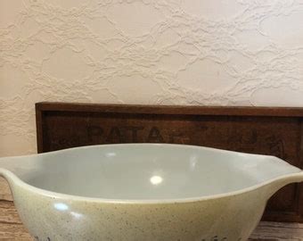 Vintage Pyrex Homestead Mixing Bowl Qt Tan With Blue Speckle