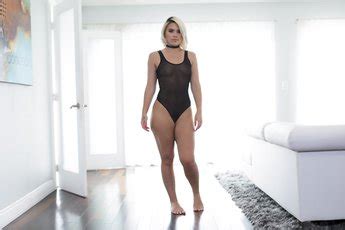 Curvy Blonde Girl Rharri Rhound Taking Some Rough Hardcore Banging 16 Photos