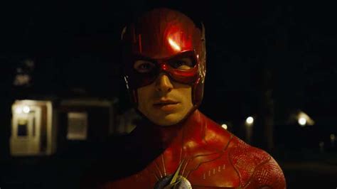 The Flash Debuts New Trailer Features Michael Keaton S Batman