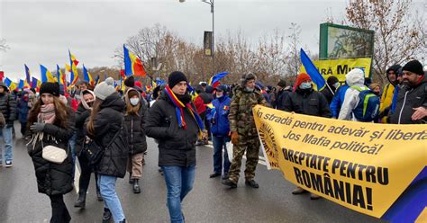 Amenzi Dup Protestul Aur De La Parlament Nc De Protestatari