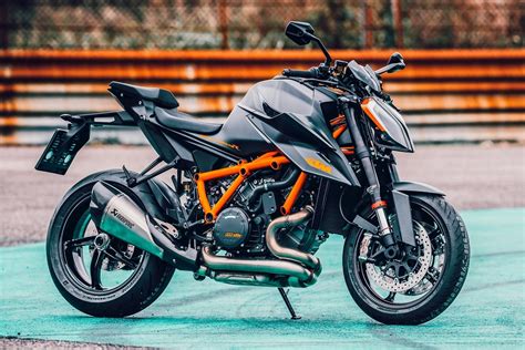 KTM 1290 Super Duke R КТМ Супер Дюк ціни відгуки характеристики