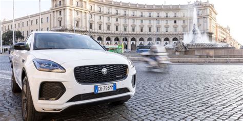 Jaguar Land Rover Alla Scoperta Dei Segreti Dellauto Elettrica