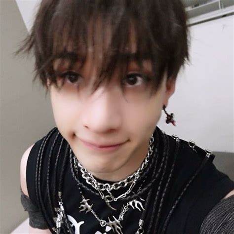 𝐁𝐚𝐧𝐠 𝐂𝐡𝐚𝐧 Hot korean guys Chris chan Bangs