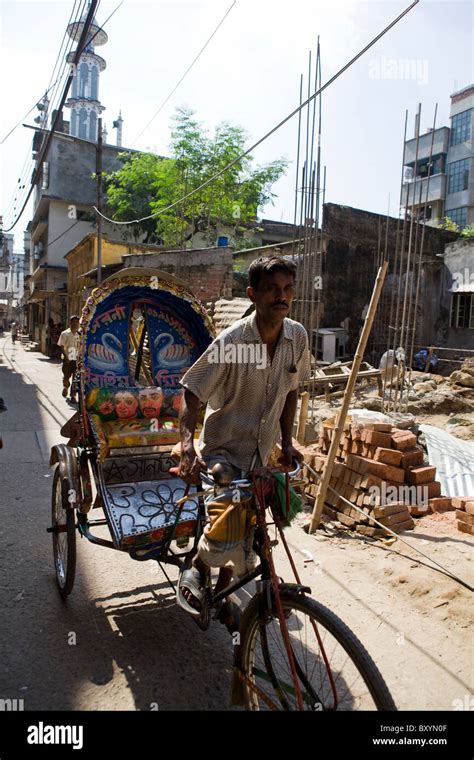 Bangladesh rickshaw driver in Old Dhaka Stock Photo - Alamy