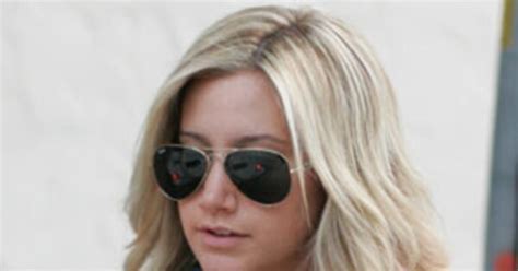 Ashley Tisdale Dyes Her Hair A Trendy Hot Pink E News