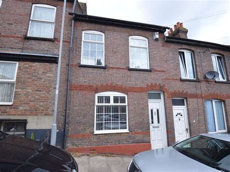 3 Bed Terraced House To Rent In Tennyson Road Luton Bedfordshire Lu1