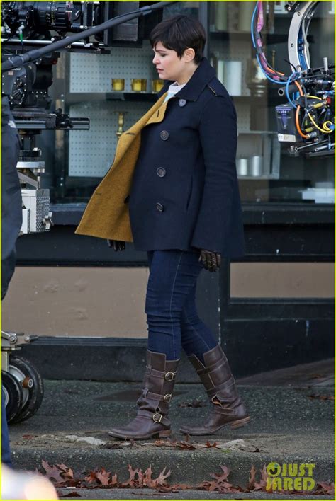 Pregnant Ginnifer Goodwin And Josh Dallas Film Once Upon A Time