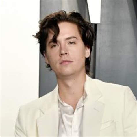 Cole Sprouse Explica Pausa Muito Necessária Em Retorno Ao Instagram