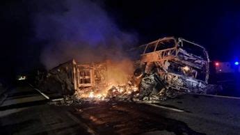 Aumentan a 22 los muertos por accidente en autopista Mazatlán Culiacán