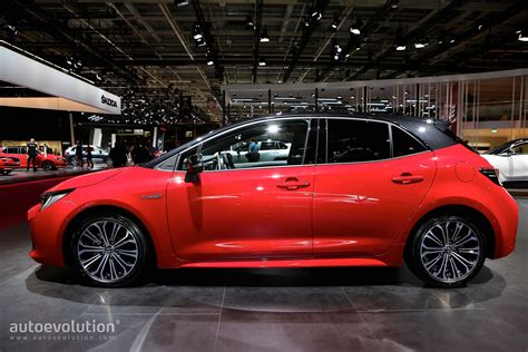 Toyota Corolla Hybrid Wagon Has Giant Trunk and Even Bigger Tablet in ...