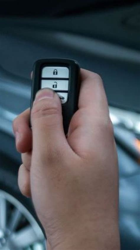 Jika Remote Keyless Tertinggal Di Dalam Mobil Inilah Yang Akan Terjadi