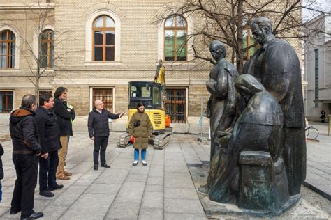 Emil Boc Se Implic N Scandalul Statuilor De Pe Strada Kog Lniceanu