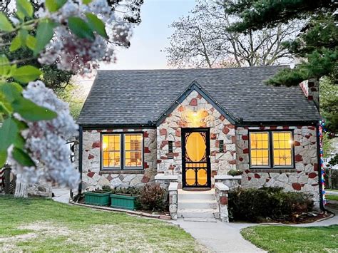 Top Accommodations Near Creighton University From 102 Hometogo
