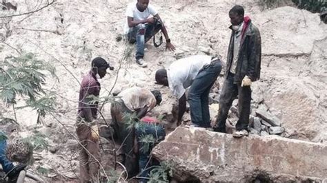 South Africa Illegal Gold Miners Police Hunt For Killers Bbc News