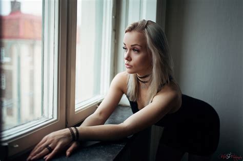 Alicja Sedzielewska Women Blonde Portrait Window Choker Looking Away