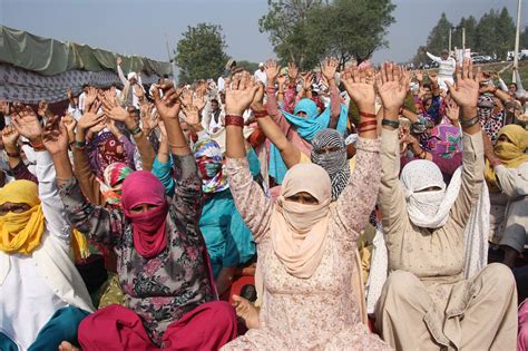 35 Photos Of Protesting Women That Portray Female Power